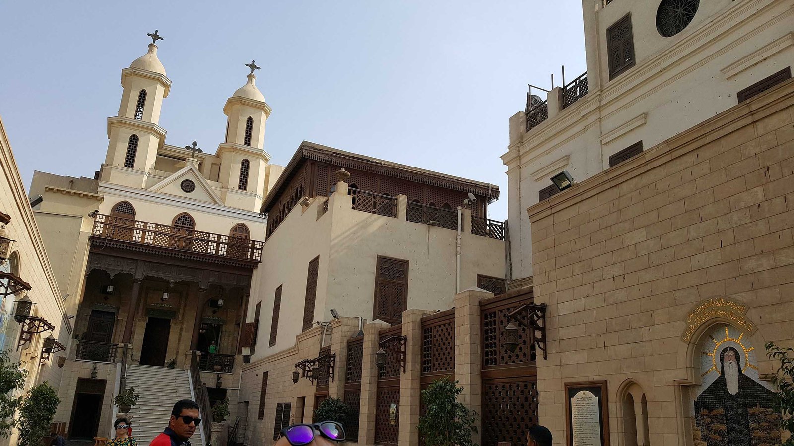 La Iglesia Colgante