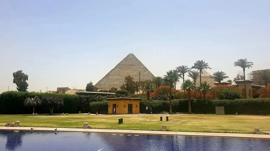 A pirâmide de Quéops (Khufu)